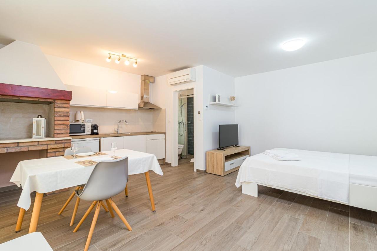 Apartments Anna Ližnjan المظهر الخارجي الصورة