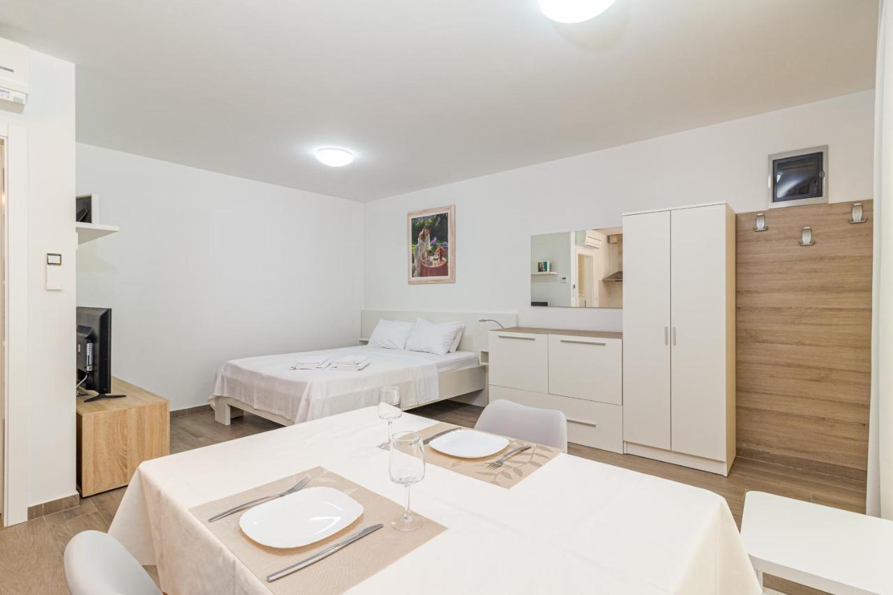Apartments Anna Ližnjan المظهر الخارجي الصورة